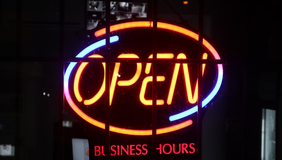 How to Capture 'Smoke Shop Open Near Me' Traffic in 2024